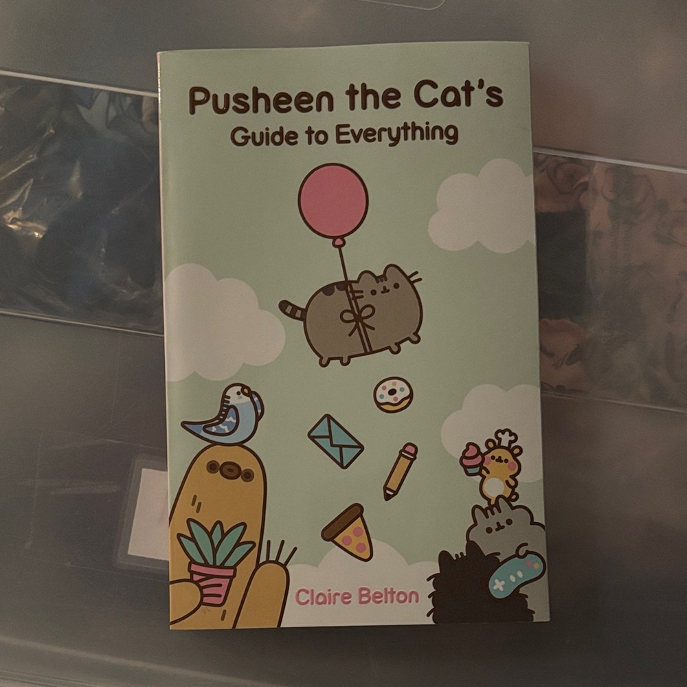 Pusheen Pastel Green Guide Book